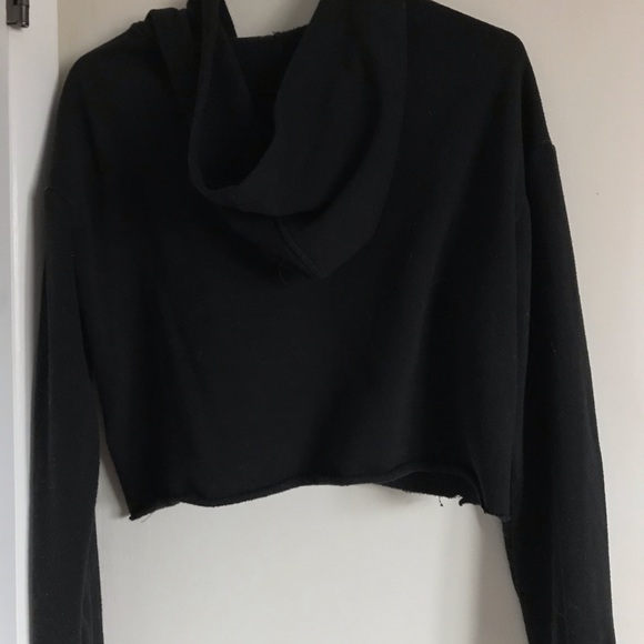 Stringed black sweater crop top - Picture 3 of 3